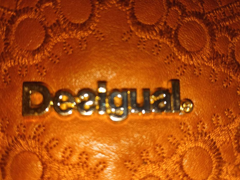 Mala Castanha Marca Desigual