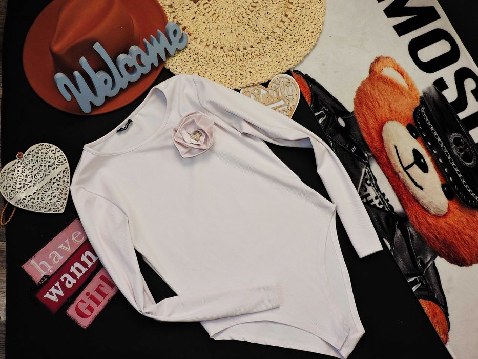 Sabra Prążkowane body kwiat serduszko perełki złoto L