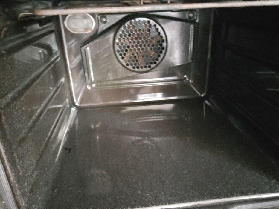 Forno Bosch elétrico para peças.