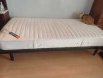 Cama de solteiro com colchão molaflex