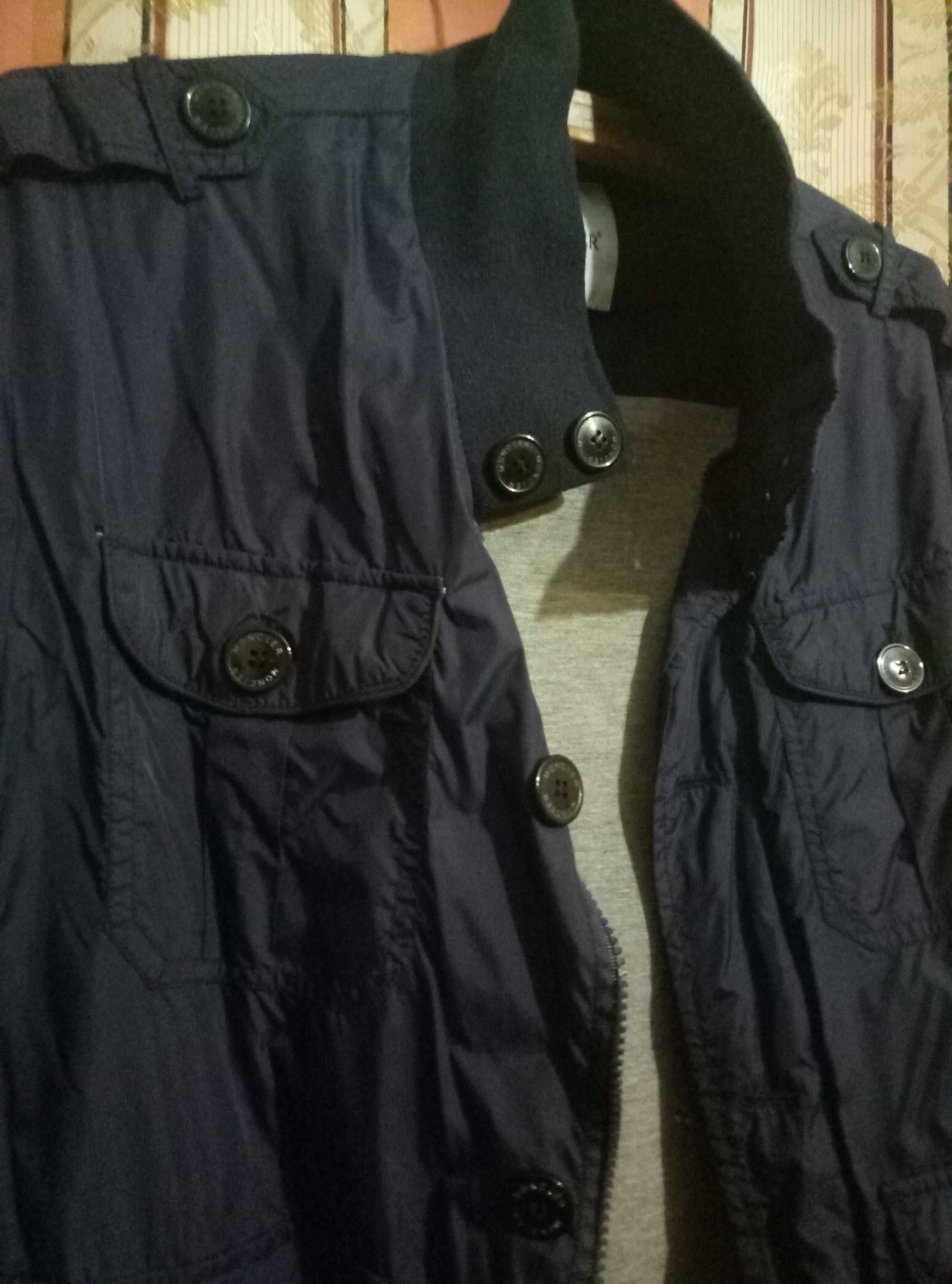 Хорошая мужск куртка - Moncler. Новая. Скидка 45%.  Монклер.