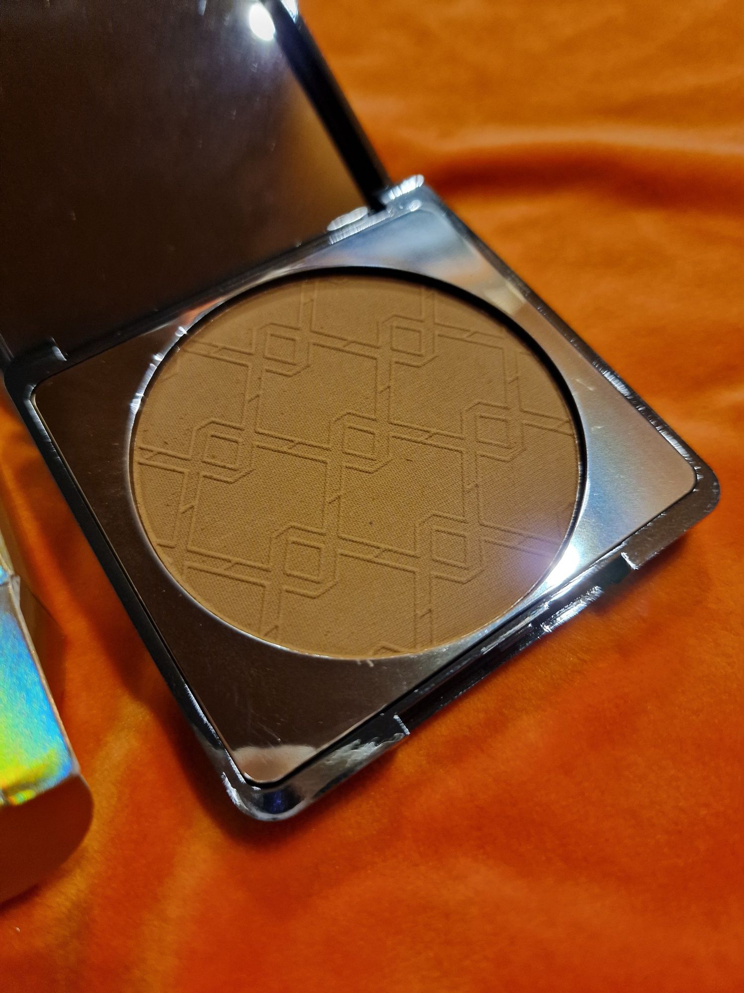 Revolution Bronze Bronzer do Twarzy Chaos