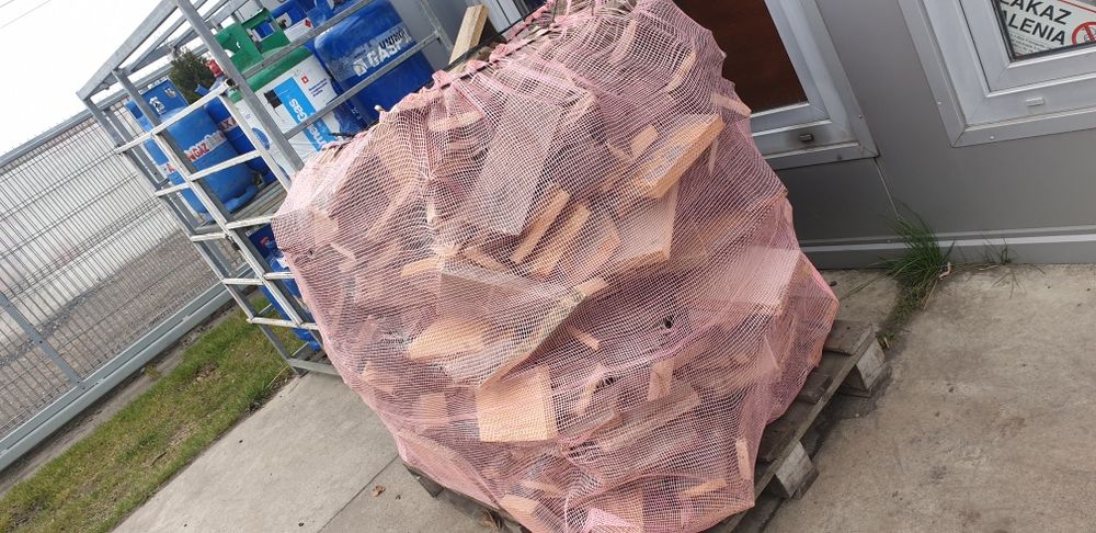 Suche drewno opałowe, ciete palety .rozpałka, gałęziówka, zrzyny tarta