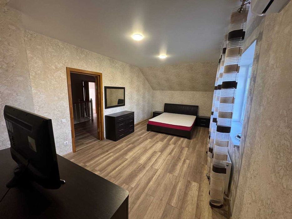 Продаж будинку з новим ремонтом. На 9 сотках землі. По вигідній ціні