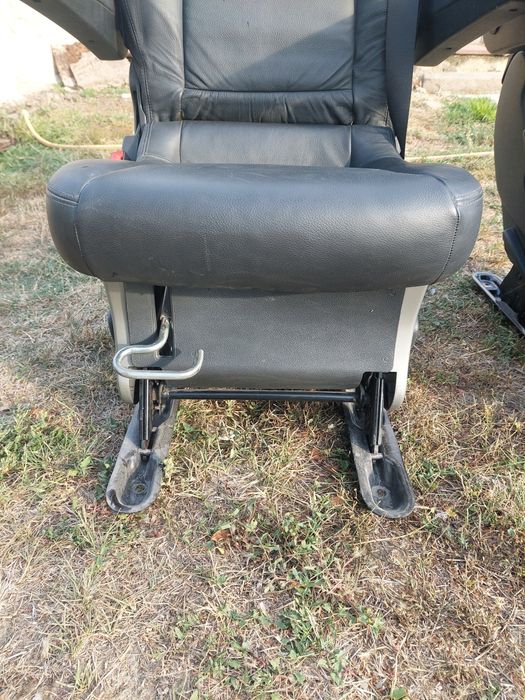 Сидіння капітанки Mercedes Benz 639-447