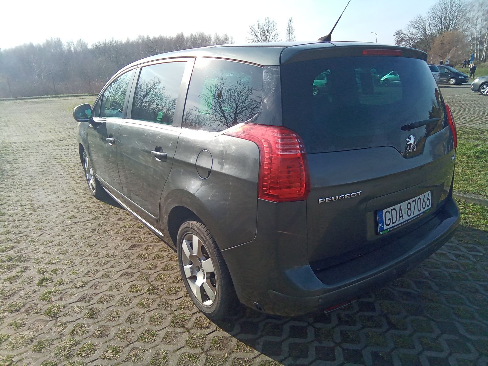 Peugeot 5008 1,6 lpg 2012r. 7 osób