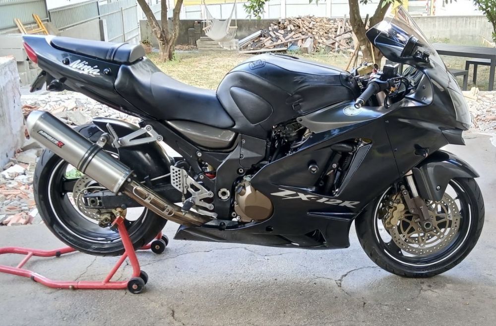 Kawasaki Ninja zx12r