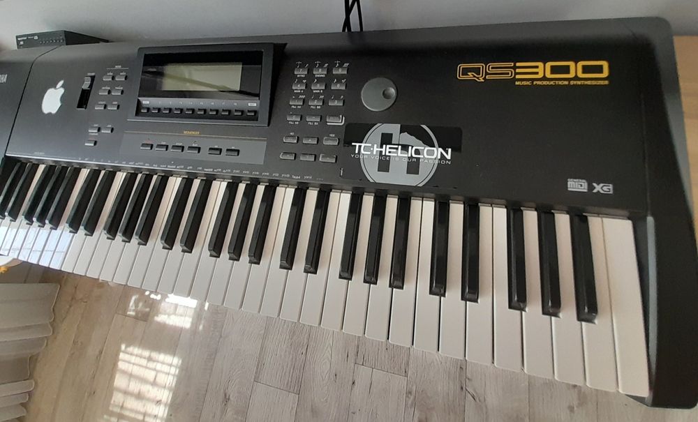 YAMAHA QS-300 Workstation