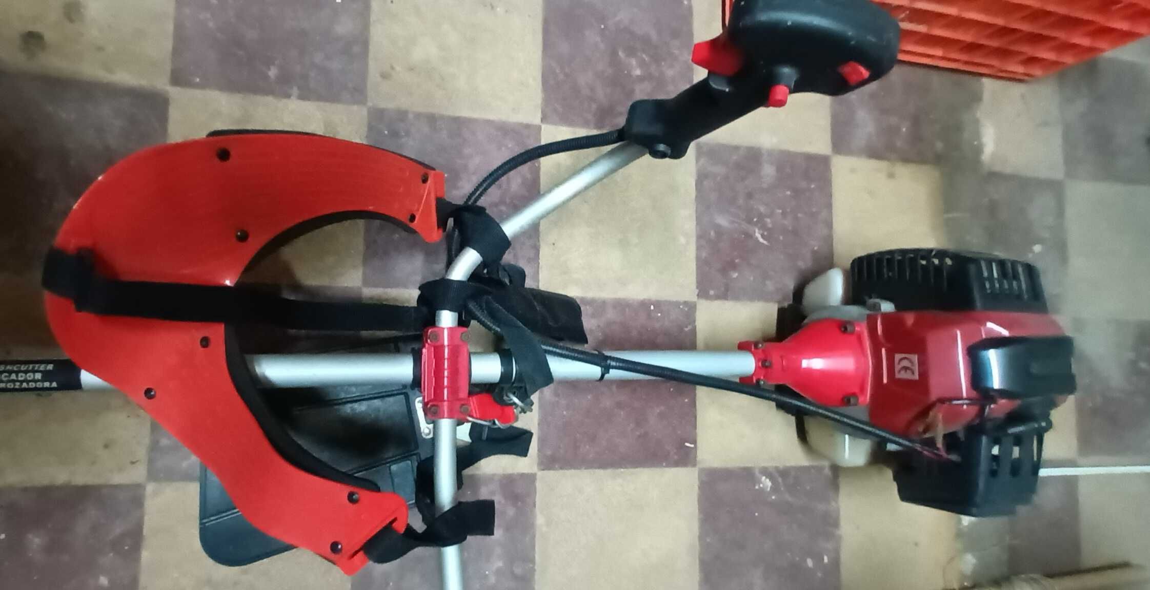 Roçadora Bc415 com motor Kawasaki