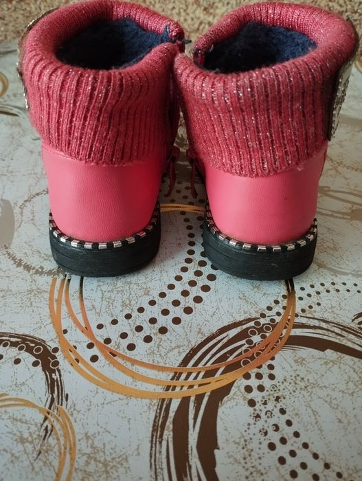 Взуття для дівчинки