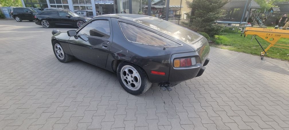 Porsche 928 4.5 V8 nieco gorsze, ale porsche:) 944 924