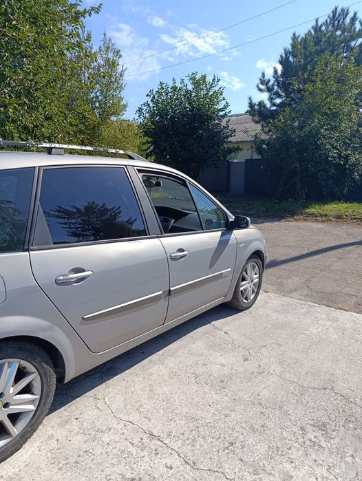 Продам Renault Megan grand scenic 2004
