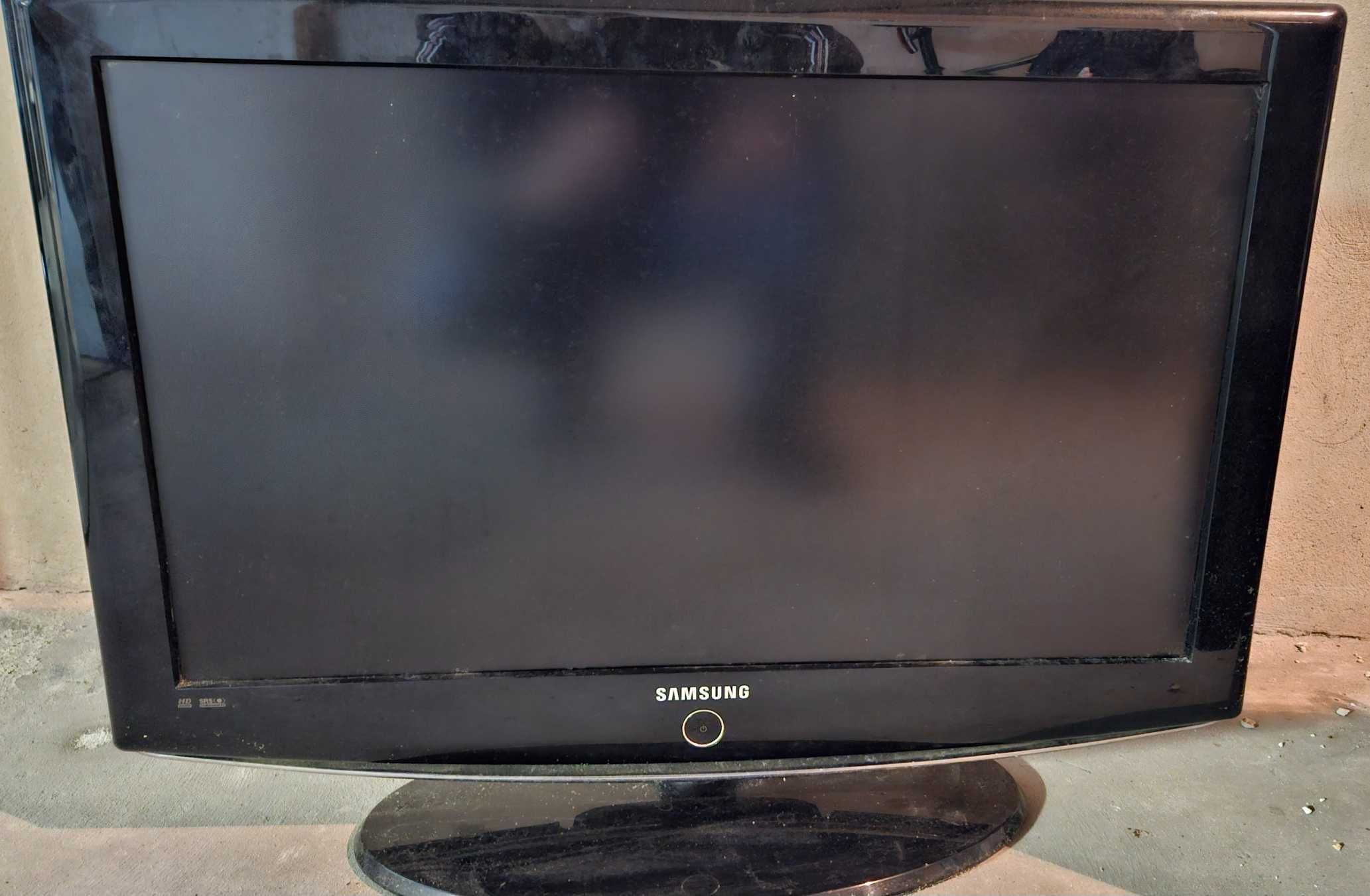 Telewizory Samsung 32' LG 42' uszkodzone na części