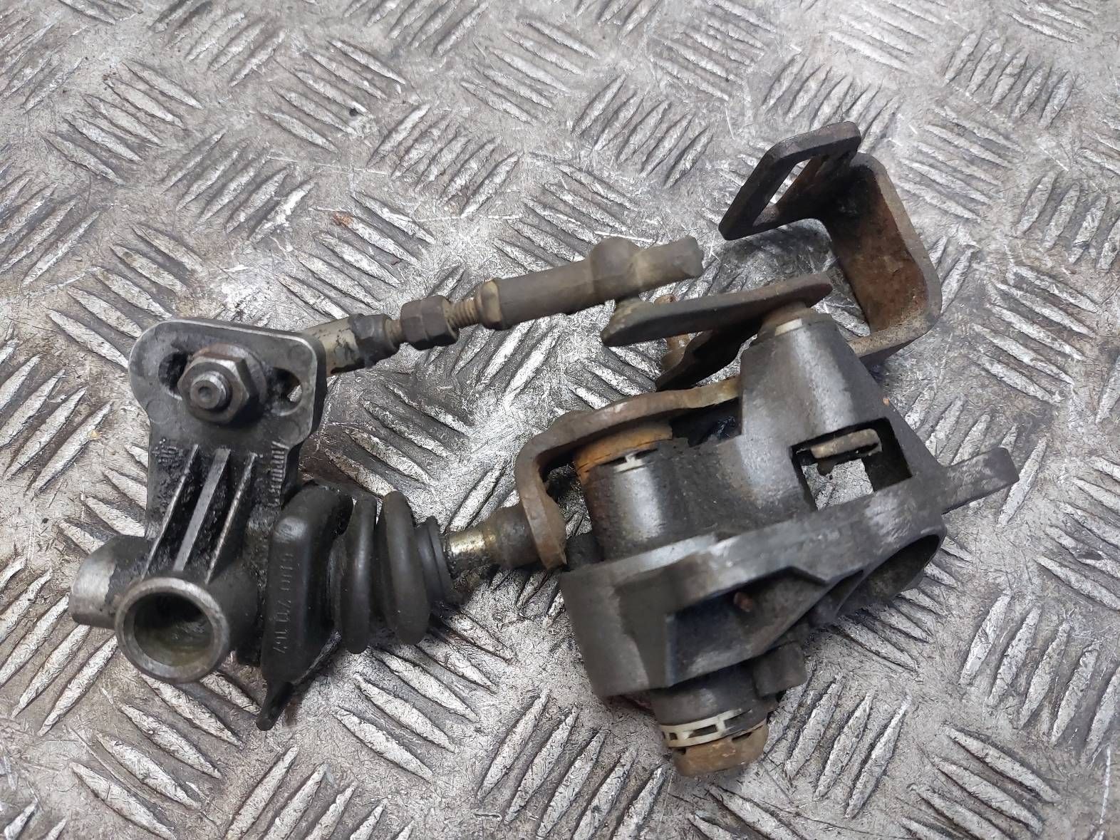 WYBIERAK SKRZYNI BIEGÓW VW POLO III 1.4 8V 6N0711089A 6N0711167