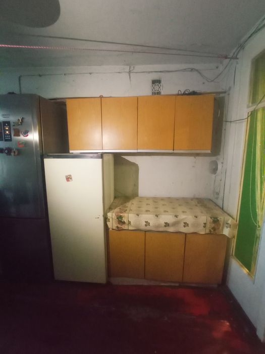 Продам МЕГАДЁШАВАЯ гостинку метро ЮЖД 10-ь минут...