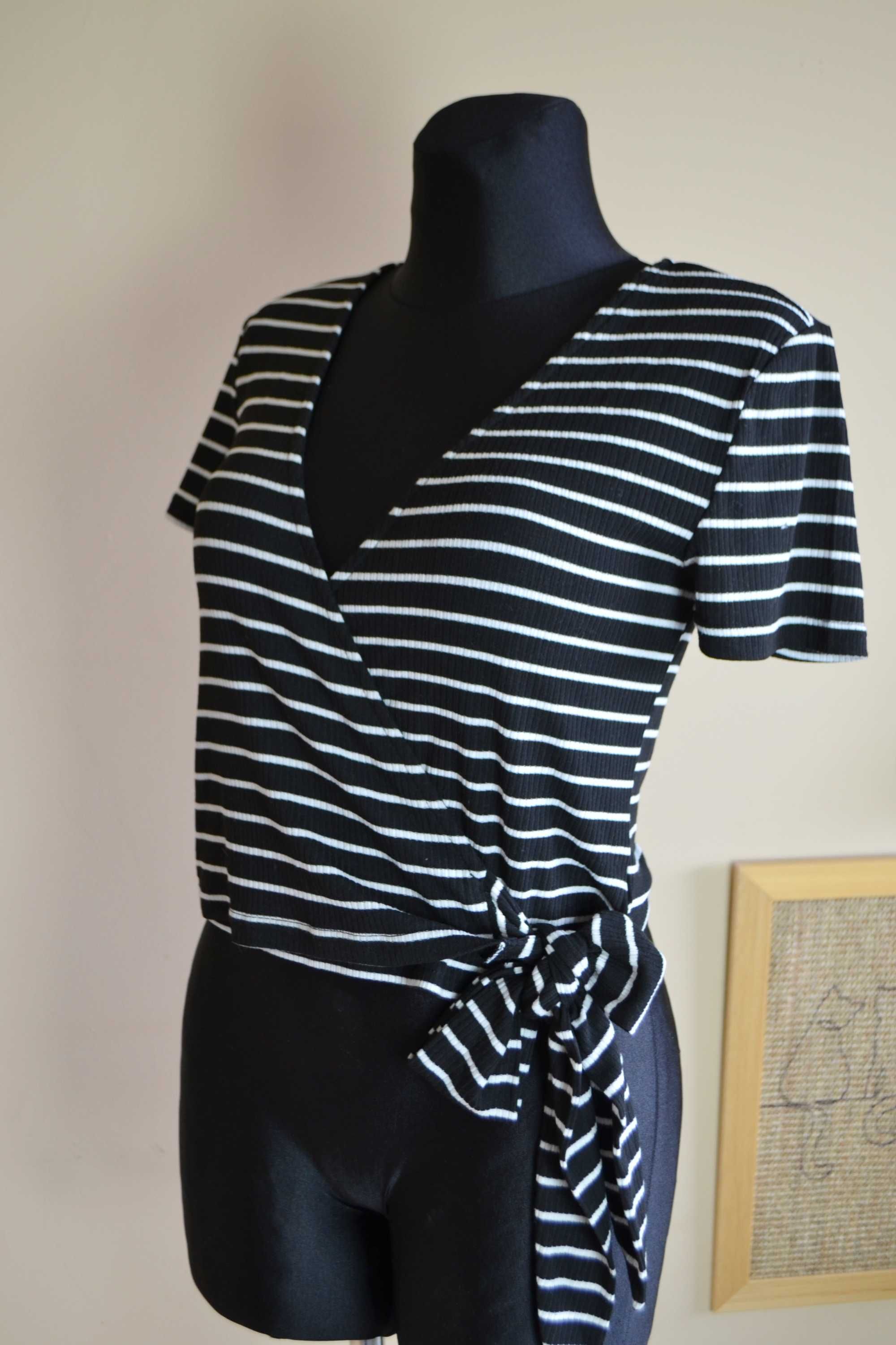 Bluzka koszulka top wiązana czarno biała w paski Sinsay M crop top