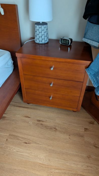 Cama+ mesas de cabeceira