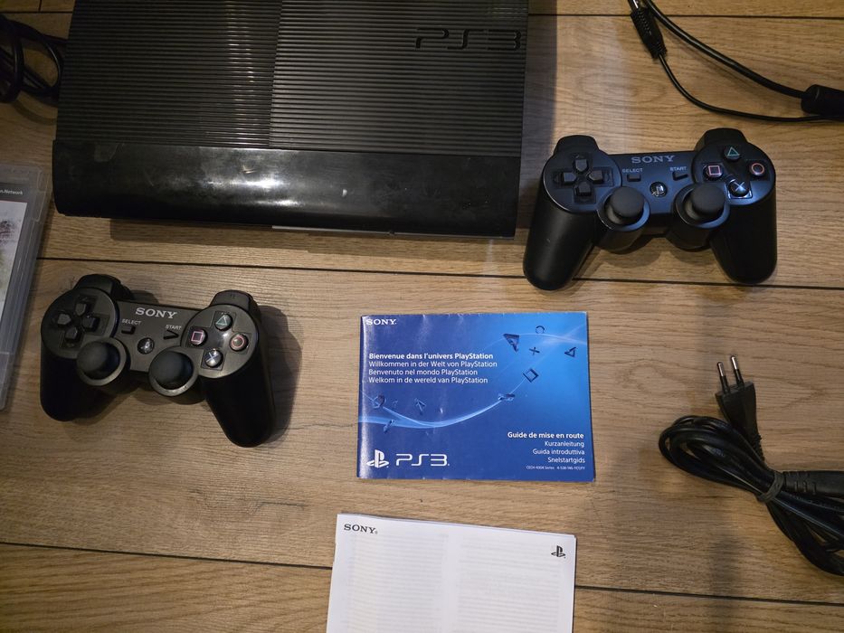 Konsola Sony Playstation 3 Super Slim 500Gb Ps3 + Pudełko + 2 Pady
