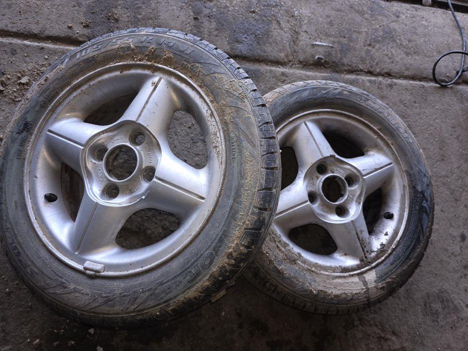 Jantes ford fiesta 185/55R14 pneus novos