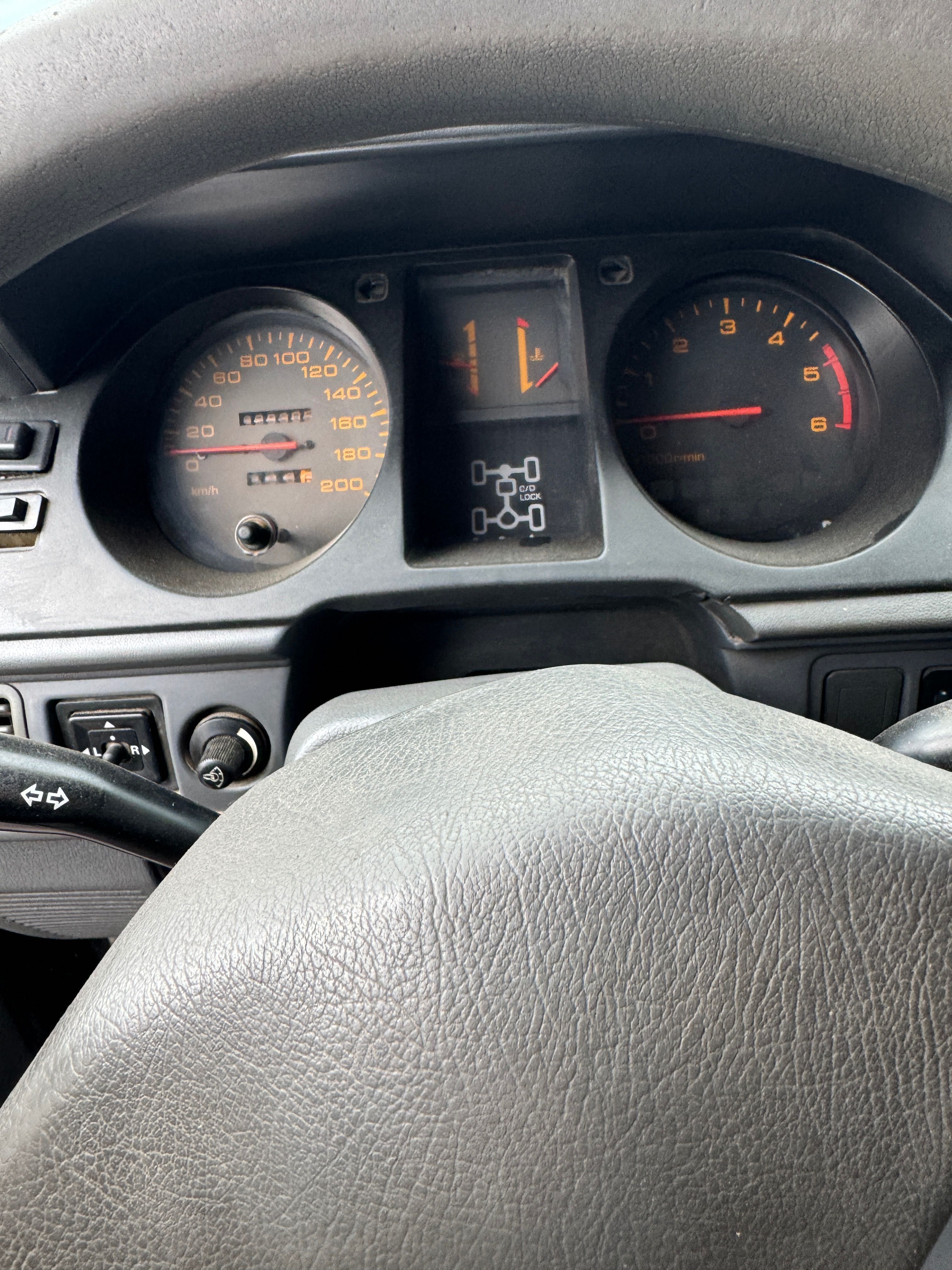Mitsubishi Pajero 2