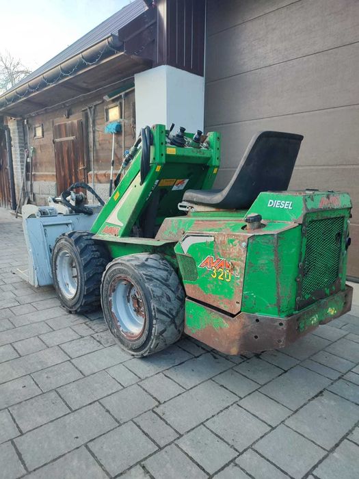 Mini ładowarka Avant 320