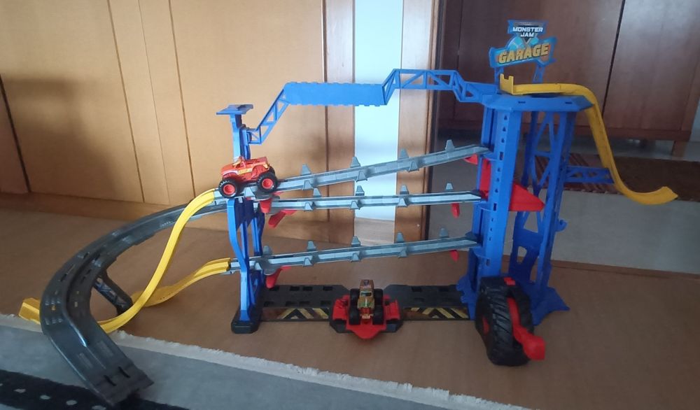 Pista Carros Monster Jam