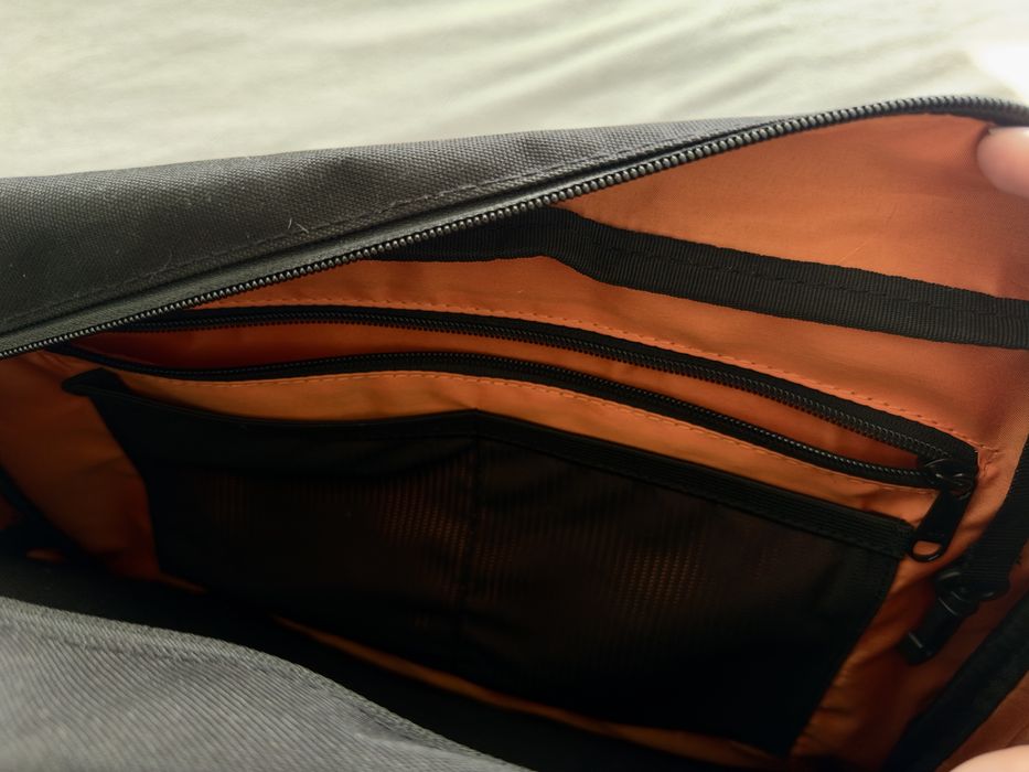 Czarna torba na ramię na laptop Johnny Urban Hapag-Lloyd Edition