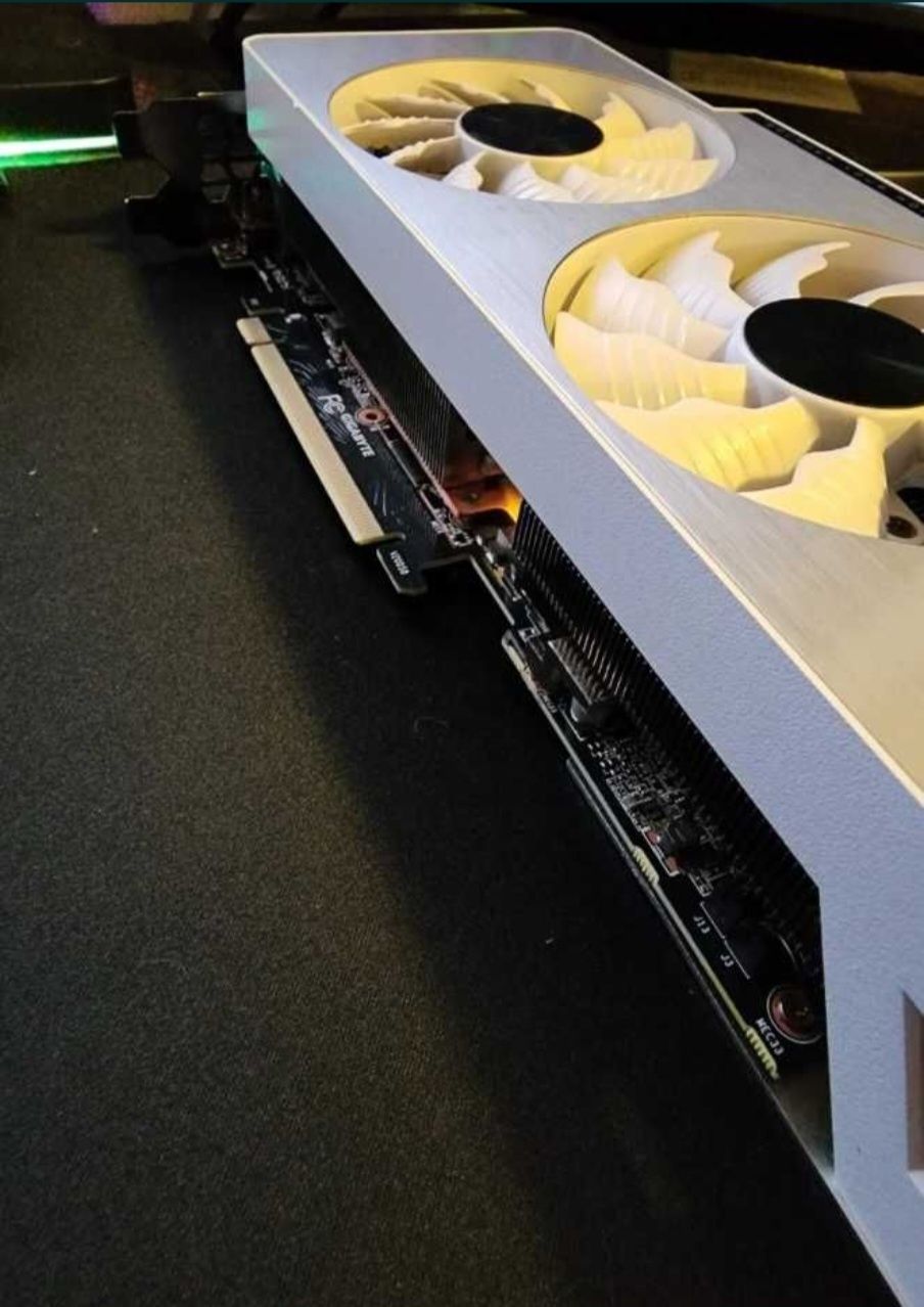 Gigabyte RTX3090 24gb Vision OC