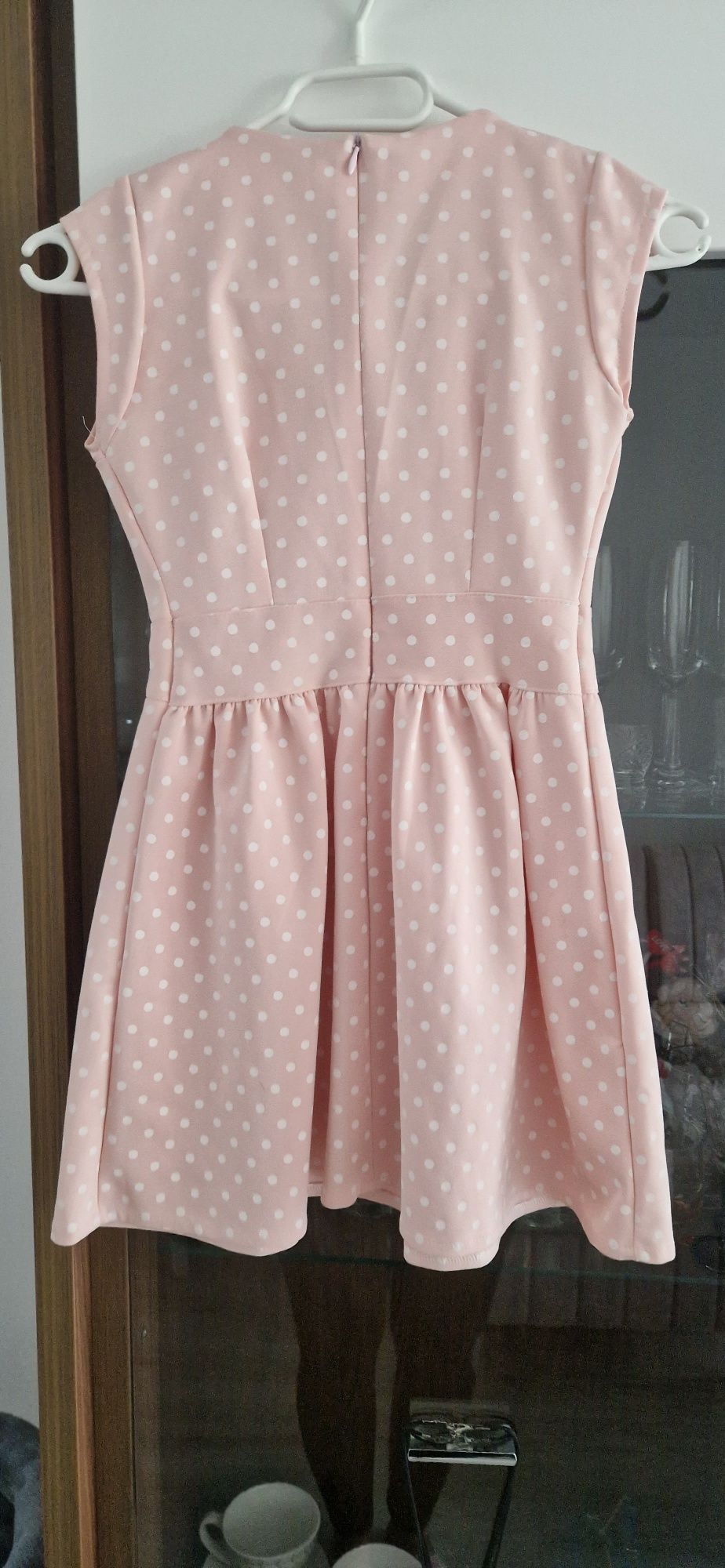 Elegancka sukienka na 140cm