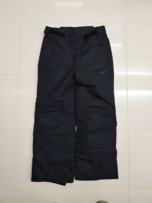 4F Spodnie narciarskie chłopięce AW23-JTRM358 r. 152 stan bdb