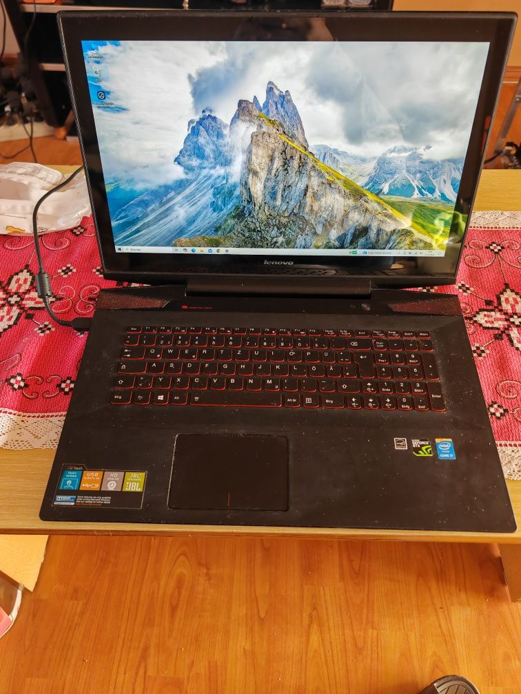 Laptop Lenovo y70-70 touch