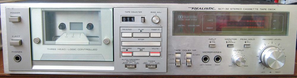 Касетна дека продам