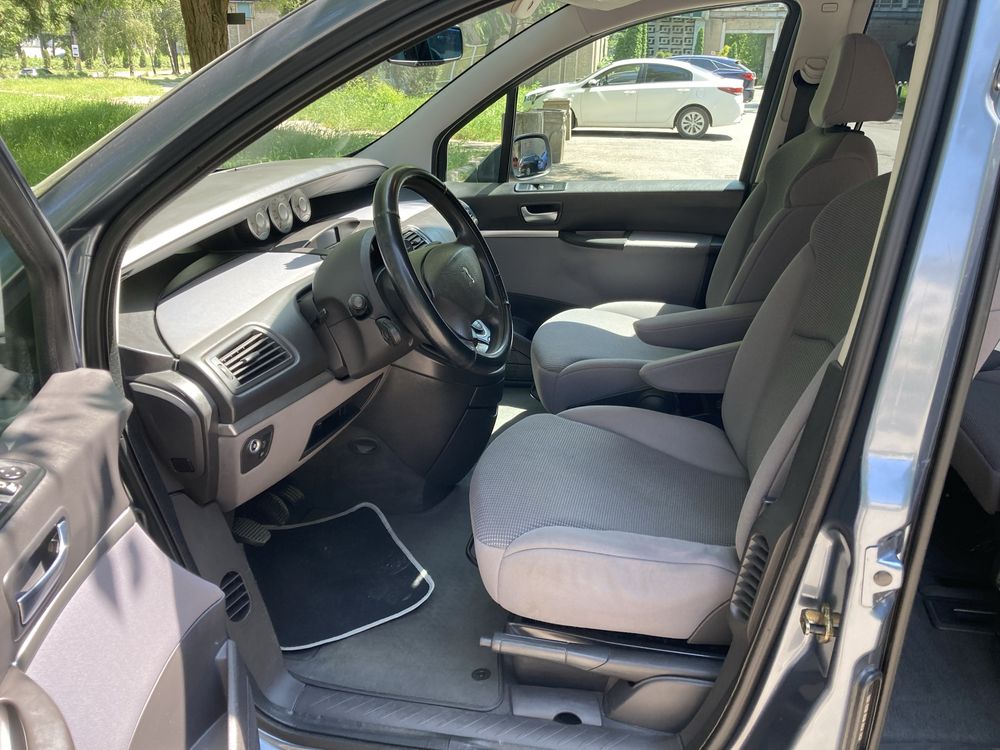 Peugeot 807 2006