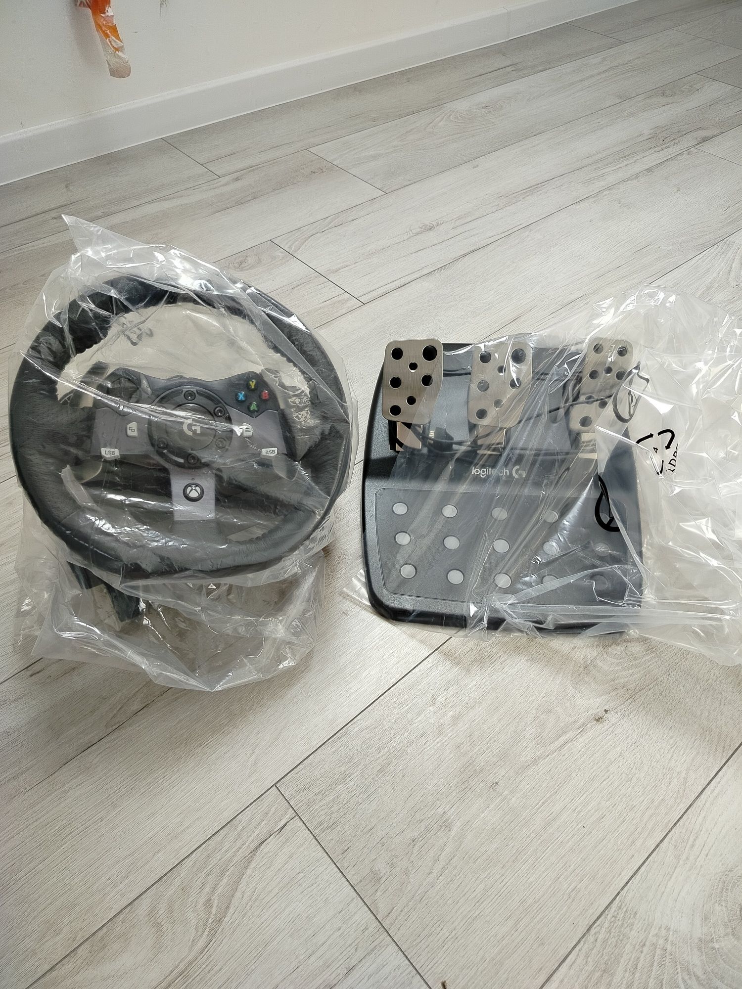 Kierownica logitech nowa