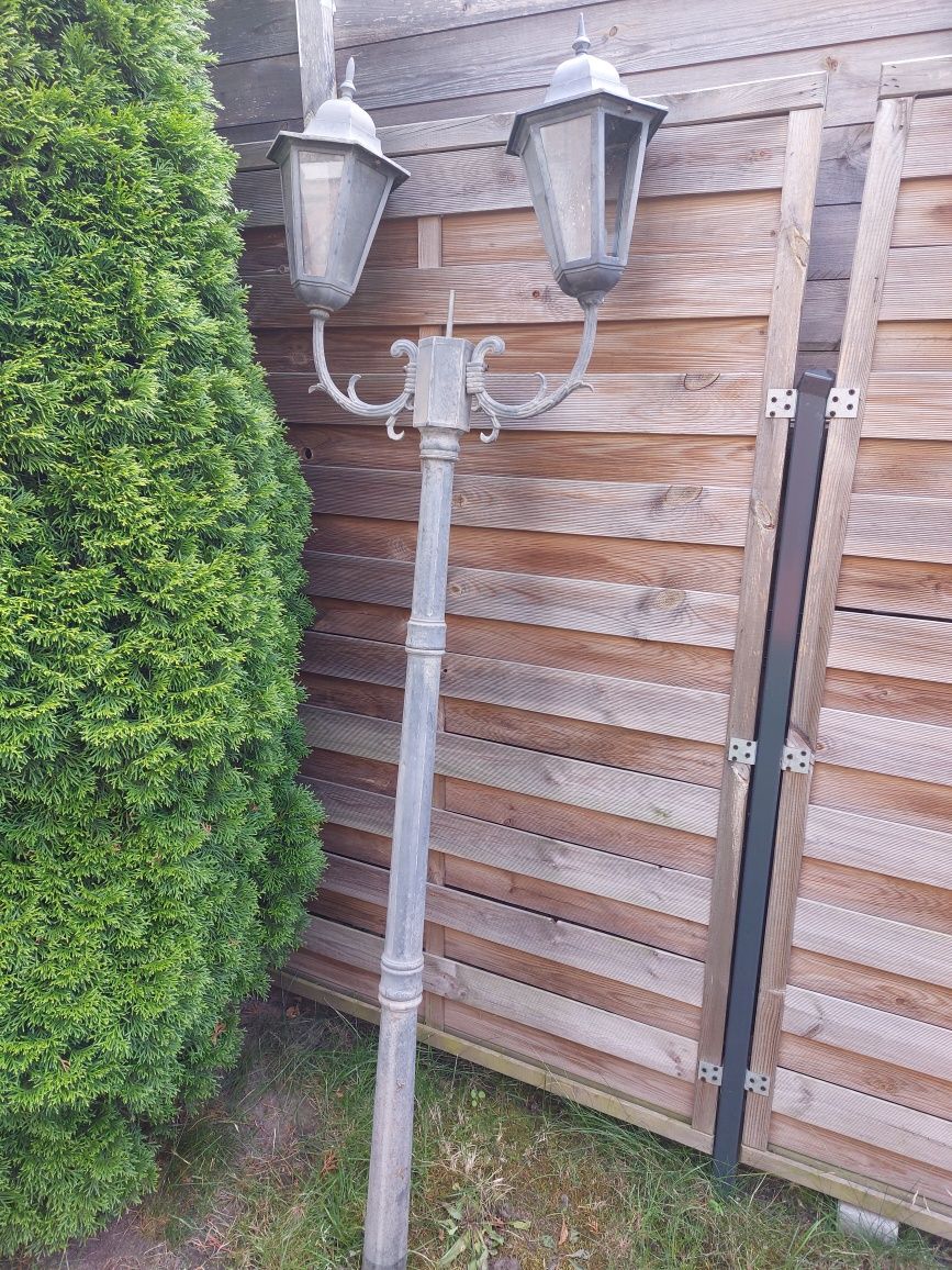Lampa ogrodowa, do renowacji.
