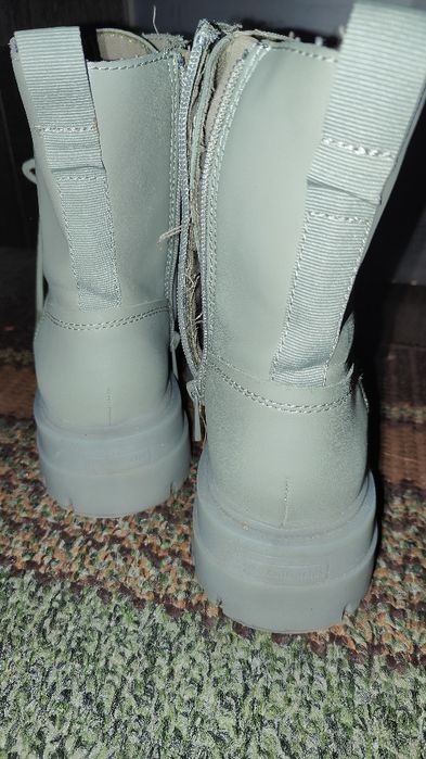 Жіночі чоботи Stradivarius