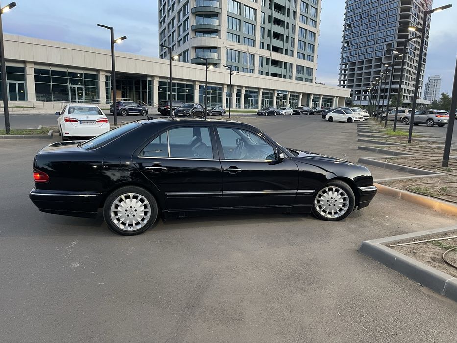 Mercedes-Benz W210 E430