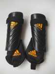 Ochraniacze Adidas 134/140