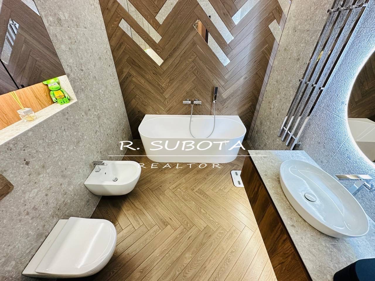 Продается дом в Обуховке 200м2 со своим берегом Кировской