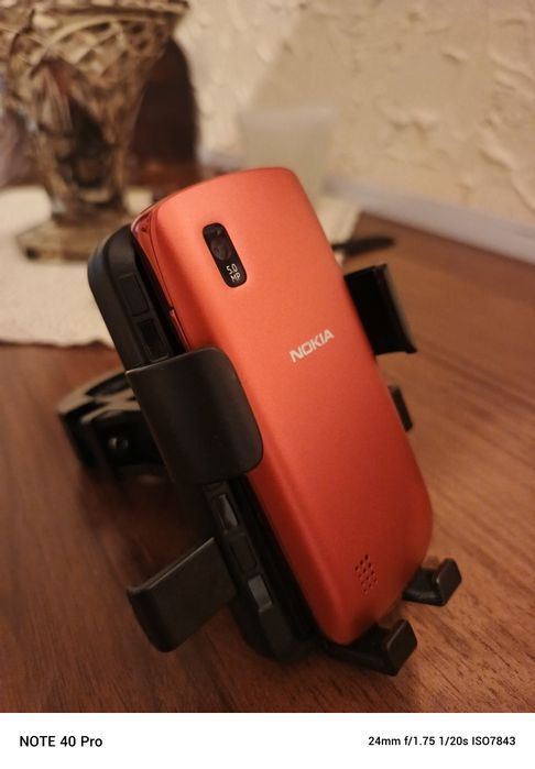 Nokia Asha 300..