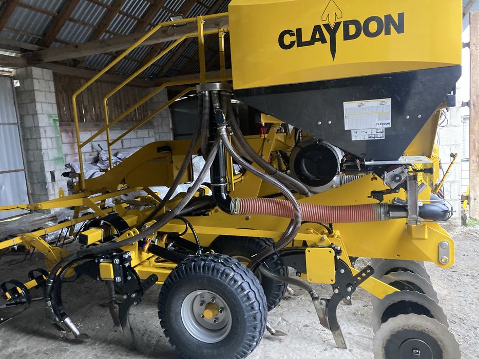 Siewnik pasowy Claydon Hybrid T3 EVO