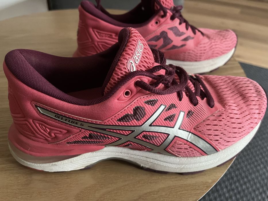 Buty sportowe Asics damdkie 37