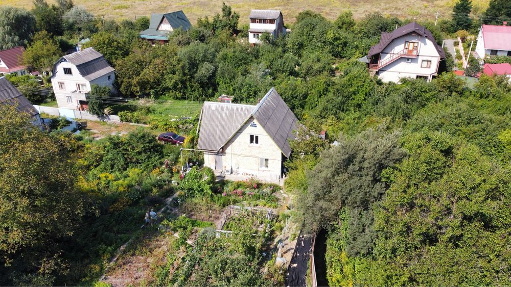 Продаж будинку біля озера . На великій ділянці. Горбовичі