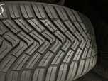 Шины б/у всесезонные 205/55-16 Continental all season contact