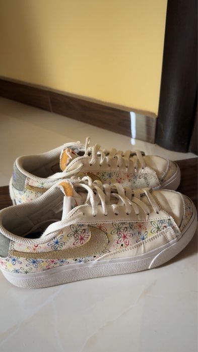 кросівки nike .