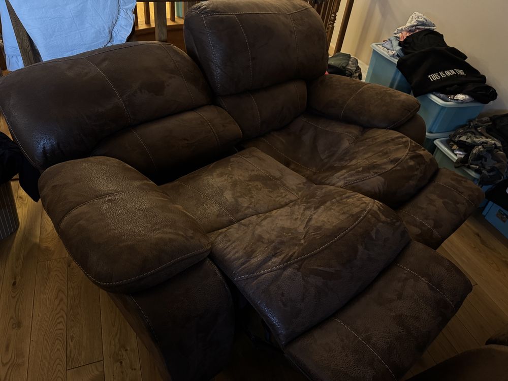 Dwie sofy 3os i 2os z funkcją relax. Turbo wygodne! Uszkodzone!