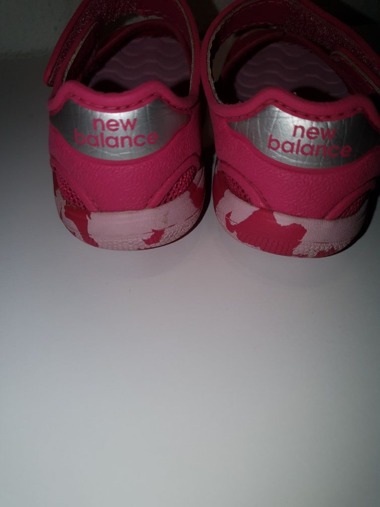 Buciki do wody New Balance rozm. 23