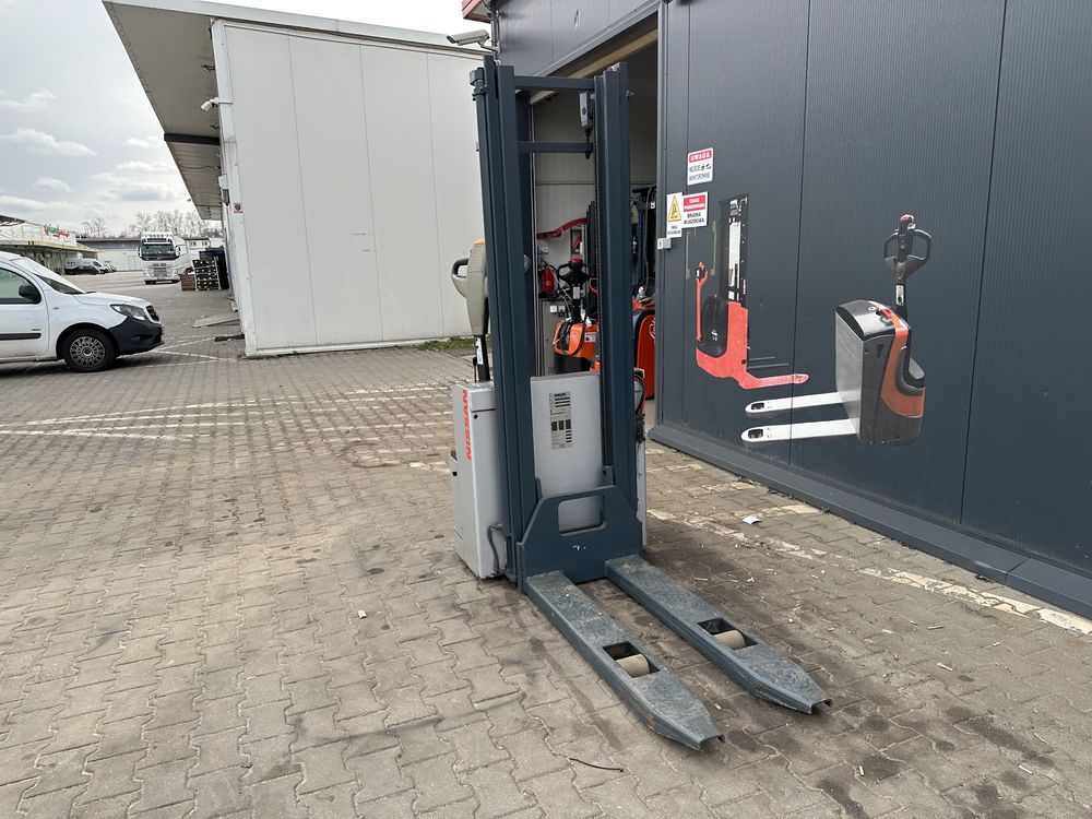 Paleciak elektryczny Nissan 320 cm 1250 kg sztaplarka