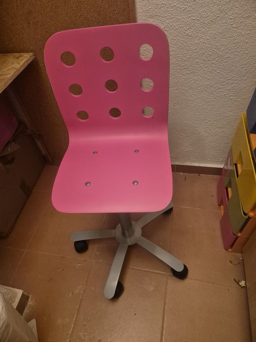 Cadeira para menina cor de rosa