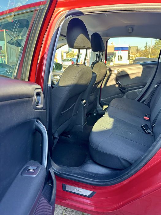 Peugeot 208 Allure, bogate wyposażenie !
